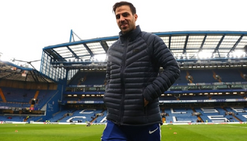 Chelsea cân nhắc phương án Fabregas giữa áp lực thay tướng
